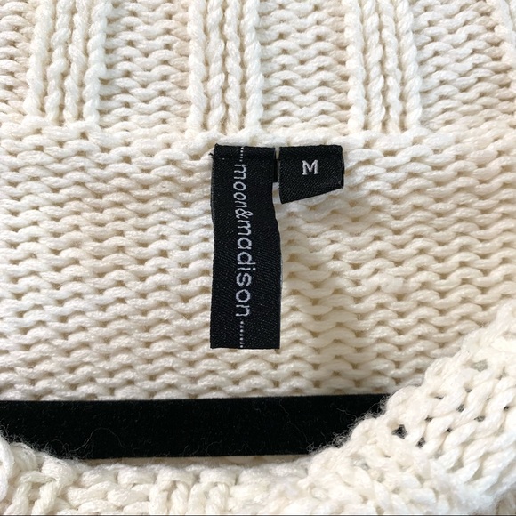 Moon & Madison Oversized Cream Sweater with ZigZag Detailing - Size M (EUC) - Picture 4 of 8